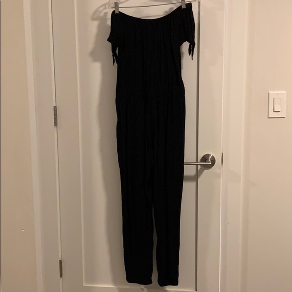 Black Splendid off the shoulder jumpsuit - Picture 7 of 7